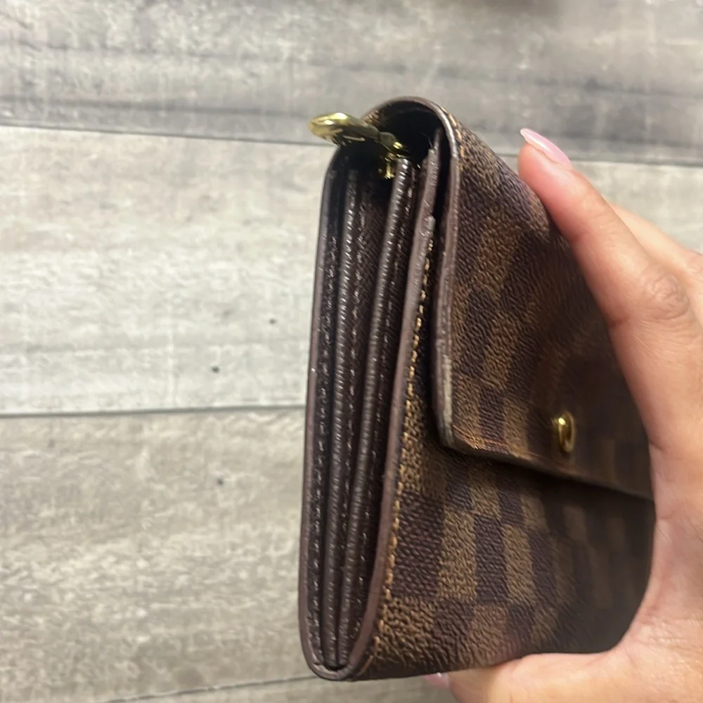 LOUIS VUITTON Damier Ebene Sarah Wallet - Picture 9 of 11